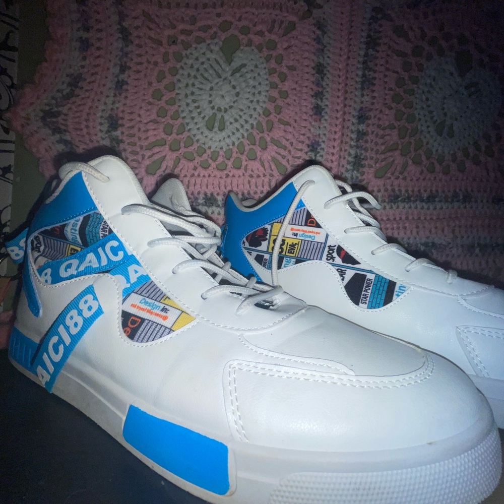 SHEIN White and Blue Men's Sneakers